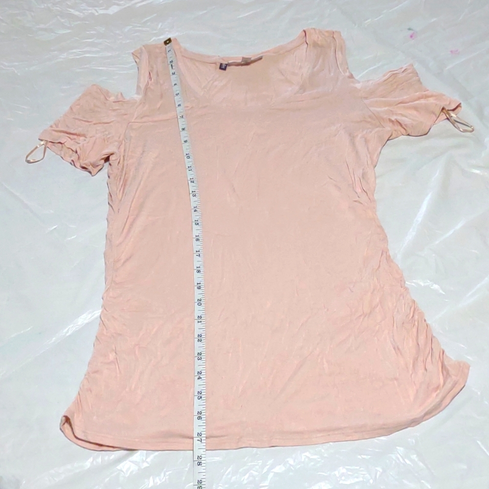 Jennifer Lopez Pink Shoulder cut out, short sleeve blouse. Large